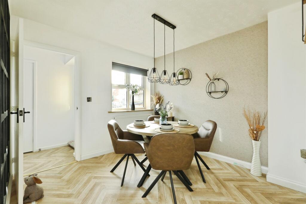 Lupin Close, Shirebrook, Mansfield photo 4