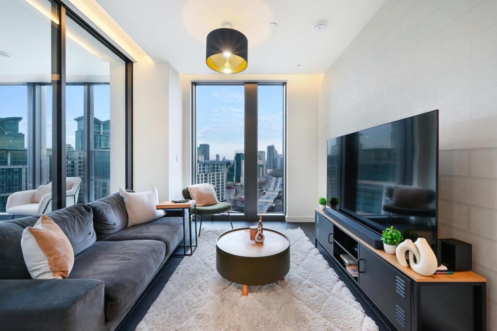 Apartment in London, Vauxhall - View 3