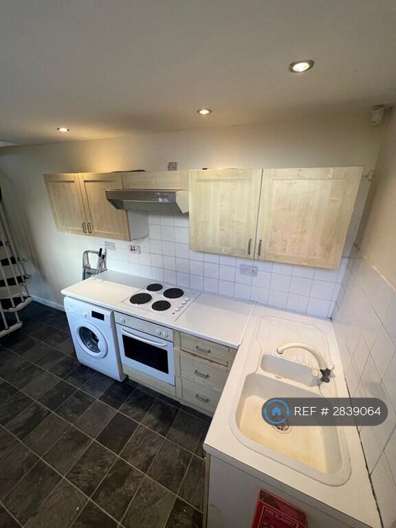 Main image of property: The Wells Road, Nottingham, NG3