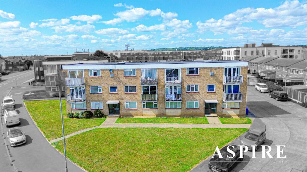 2-bed flat on **Long lease of 173 years** Stanford Hall, Gordon Road, Corringham, Stanford-Le-Hope, £225,000