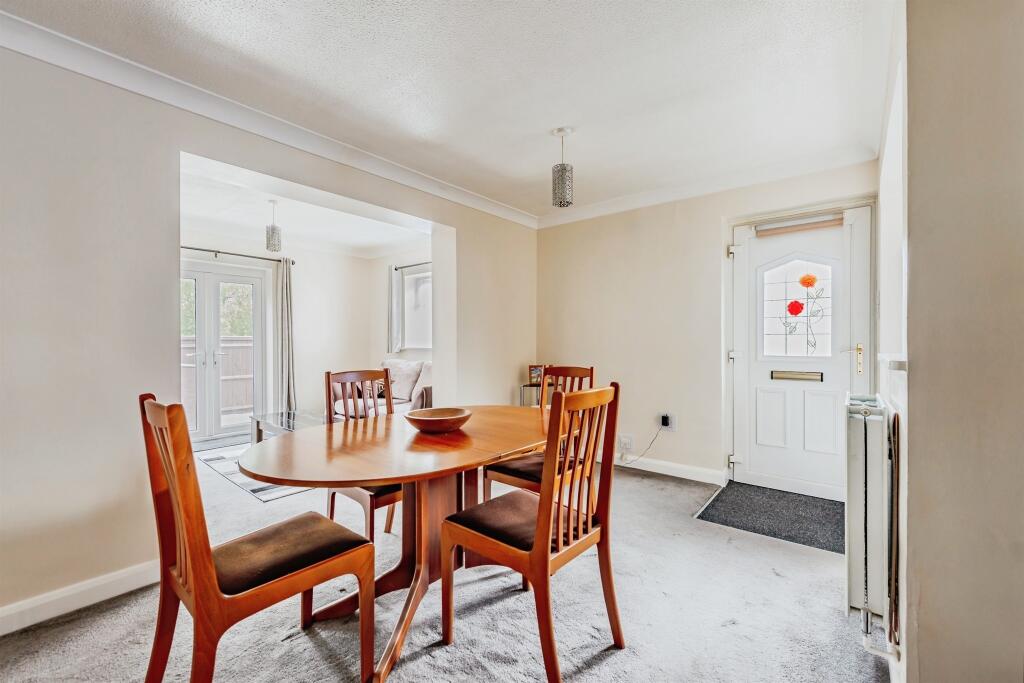 House in Crawley, Broadfield - View 5