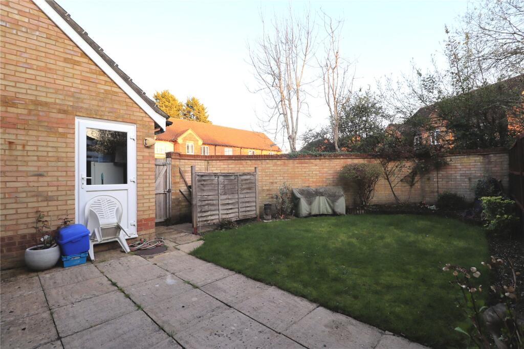 Hoebrook Close, Woking, Surrey, GU22 - View 5