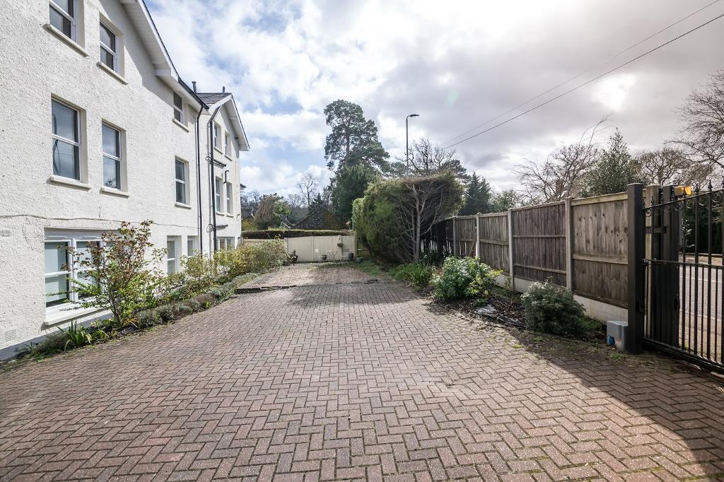 Heathfield Road, Keston, Kent, BR2 6BB photo 2