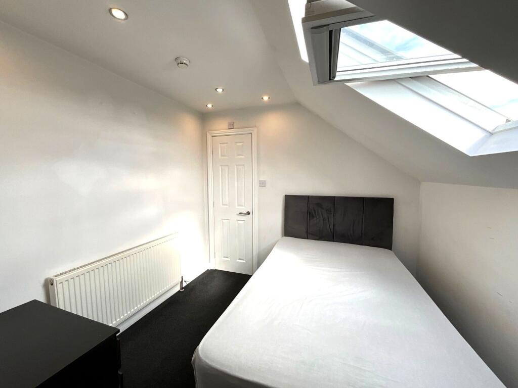 Main image of property: Room 6, Queens Road, Doncaster