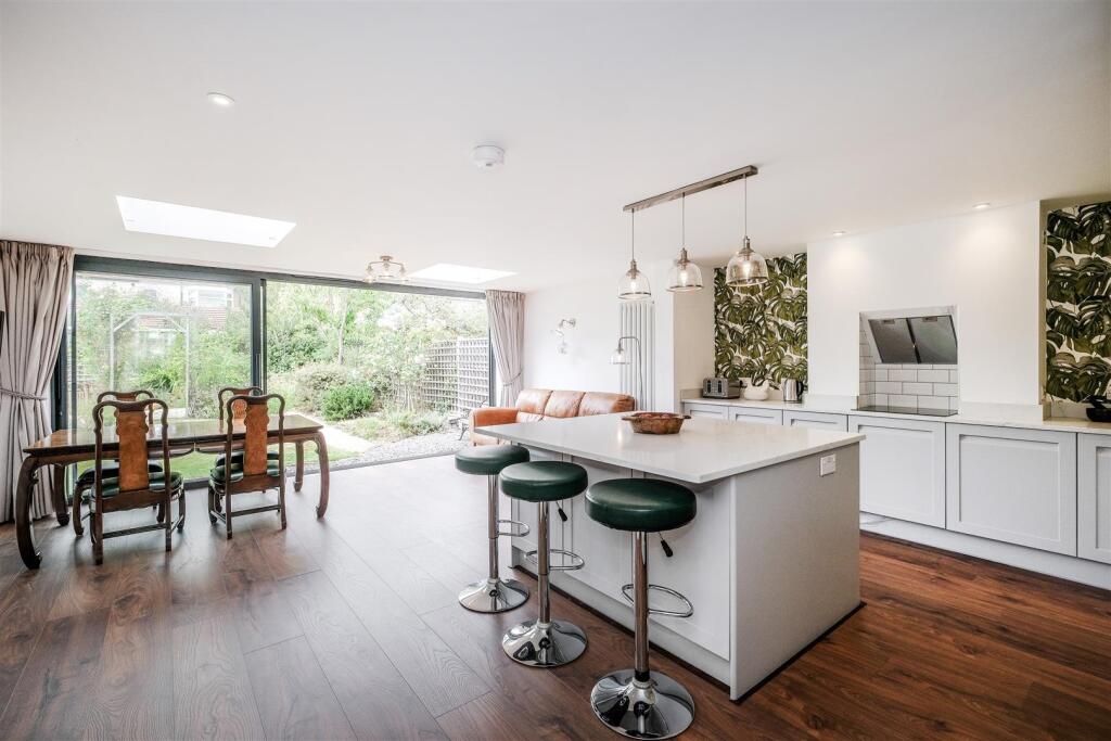 House in London, Chingford Green, Chingford - View 4
