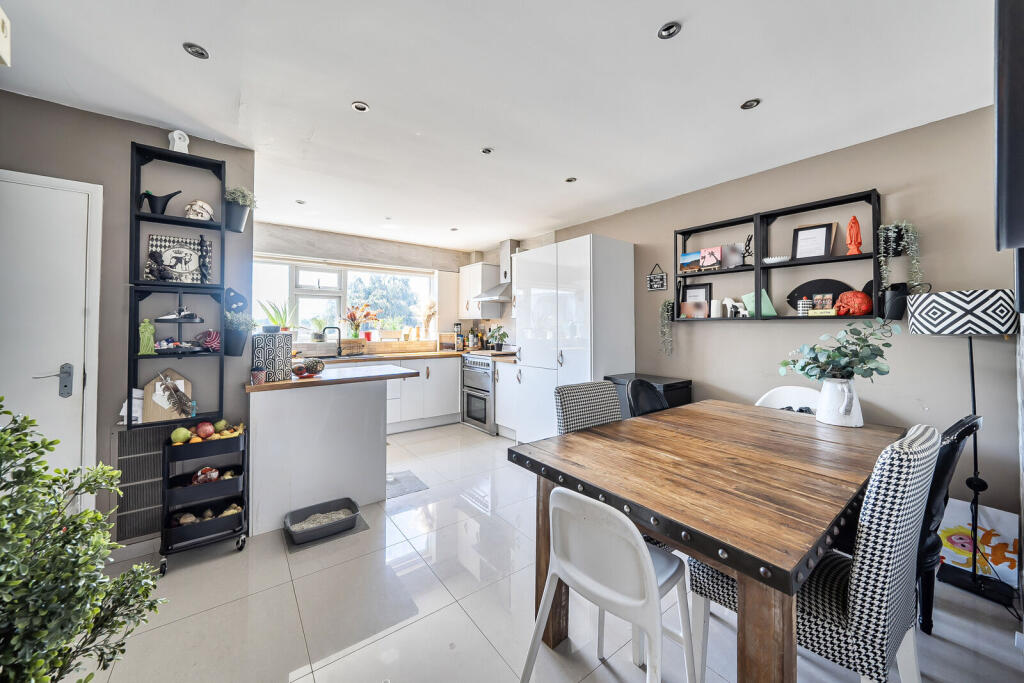 Main image of property: Mays Lane, Barnet, EN5