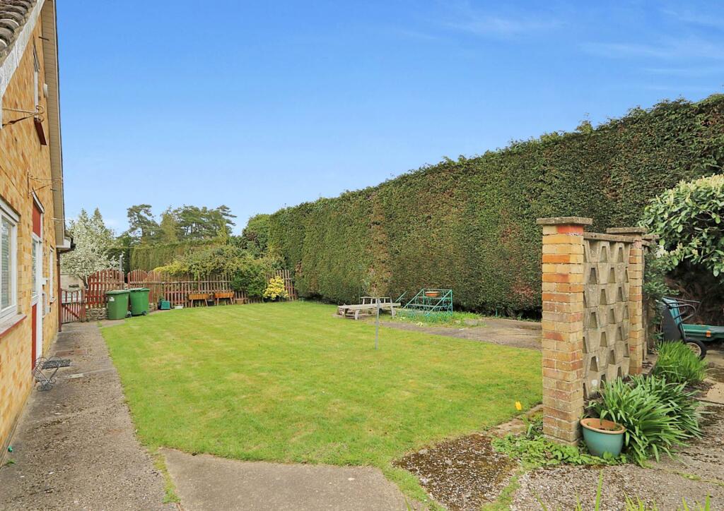 House in Reading, Little Heath, Tilehurst - View 4