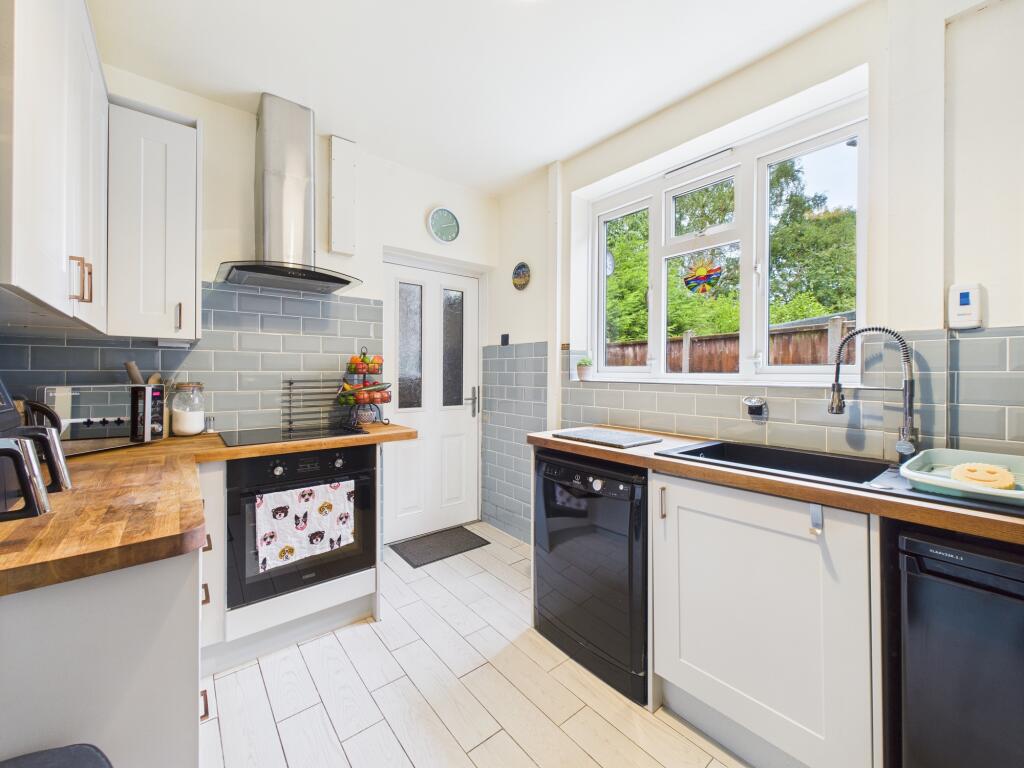 50 Radcliffe Drive photo 3