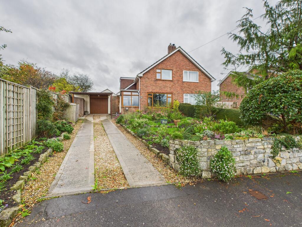 2-bed semi-detached on Tor View, Woolavington, Bridgwater, £275,000