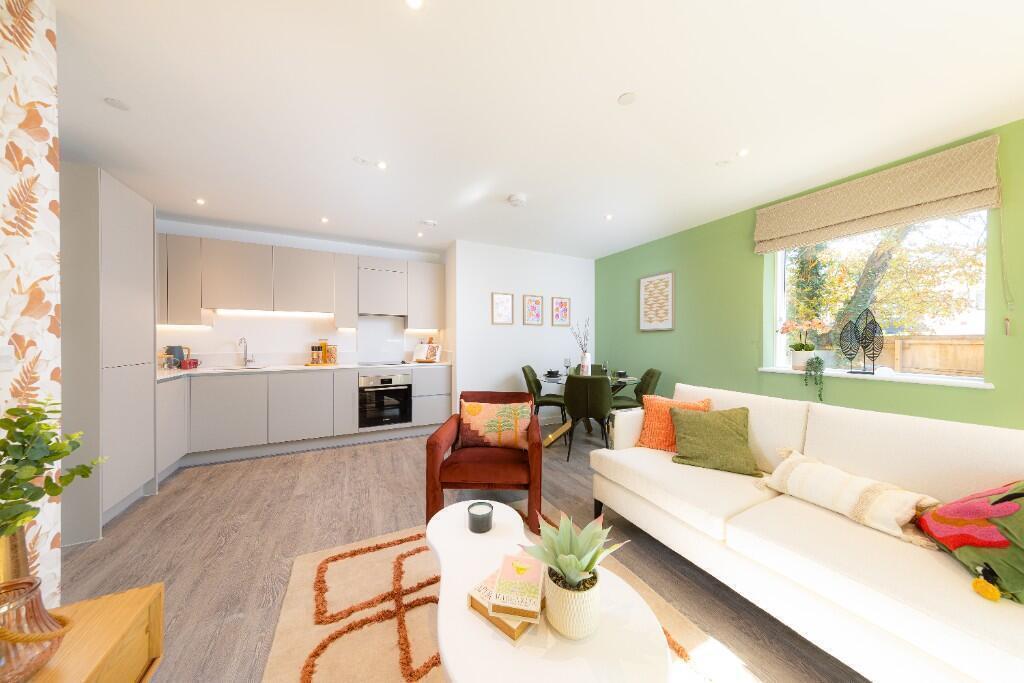 Main image of property: 1 Westhorpe Gardens,
Hendon,
London,
NW4 1TH