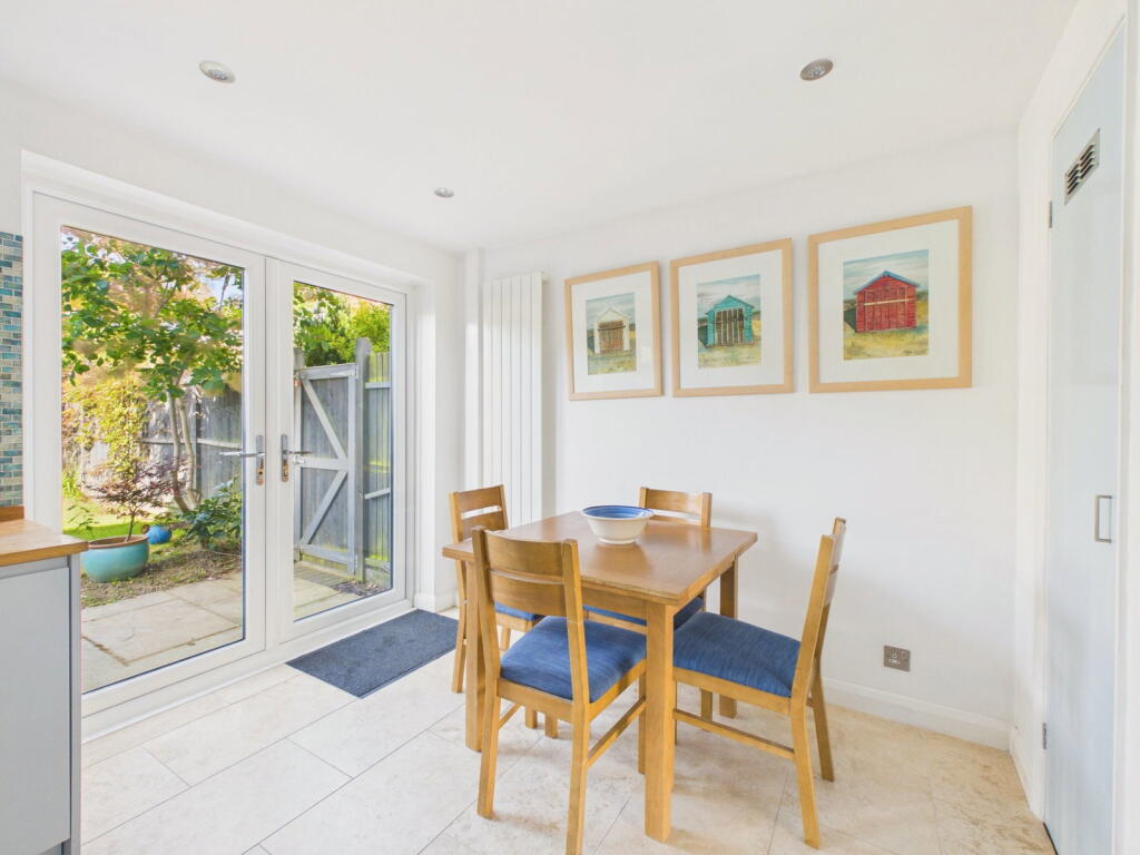 House in Horsham, West Sussex - View 4