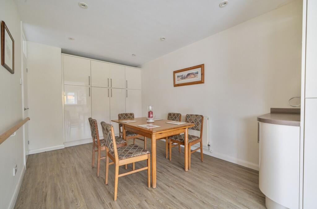 Elmdale Crescent, Thornbury, BS35 - More
