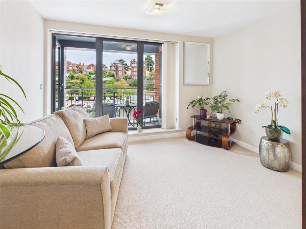 Apartment in Worcester, St Peters, Diglis - More