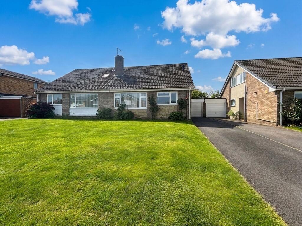 Main image of property: Beech Leaze, Alveston, BS35