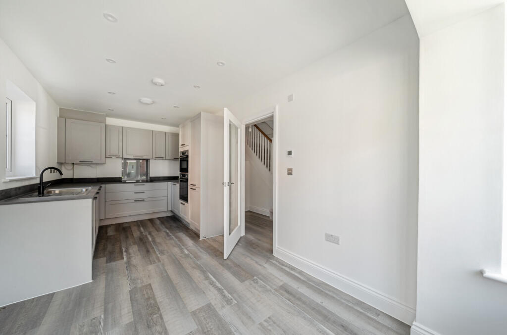 House in Brighton - View 4