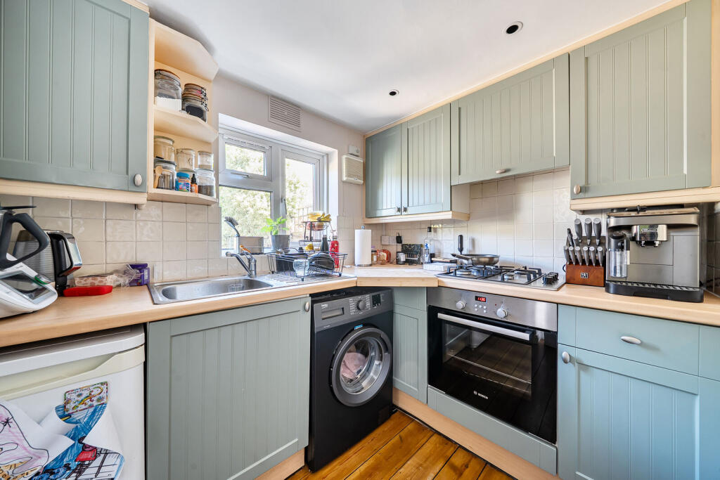 Apartment in London - View 5