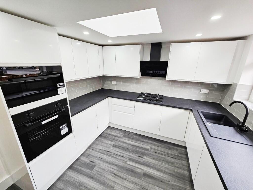 Moorside Crescent, Droylsden photo 3
