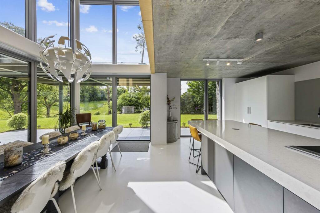 Hoe Lane, Abinger Hammer, Dorking - Photo 9