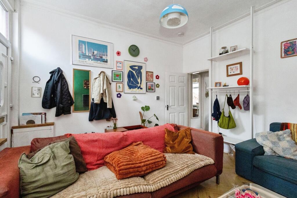House in Manchester, Ladybarn, Burnage - More
