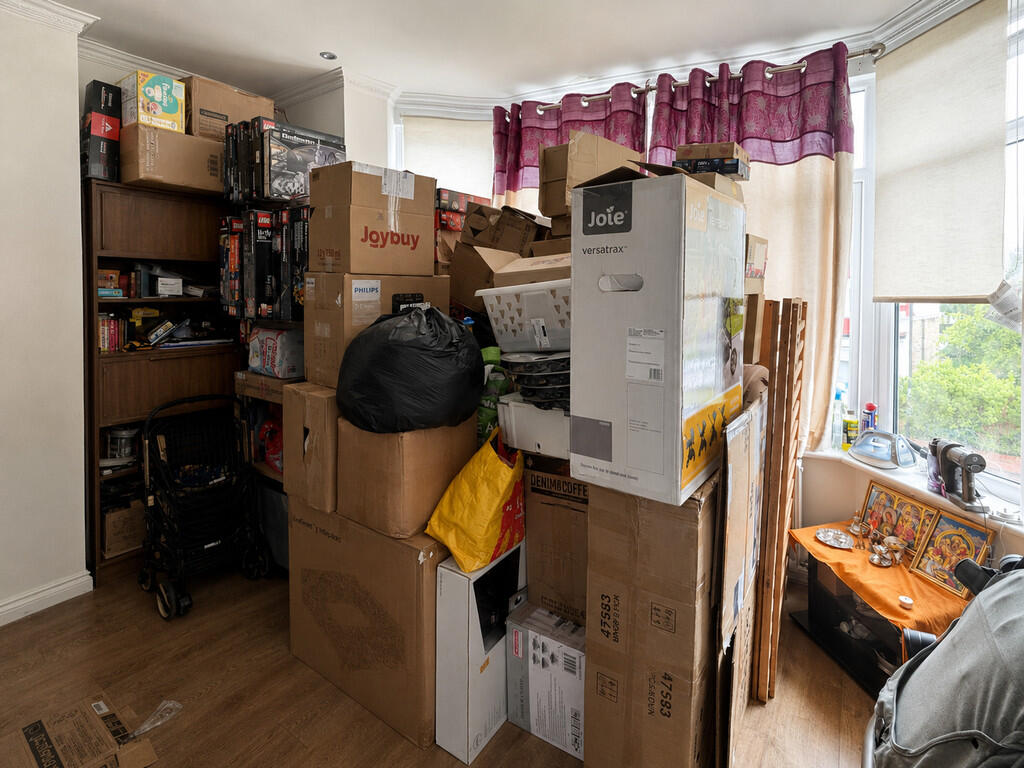 Apartment in Croydon - View 5