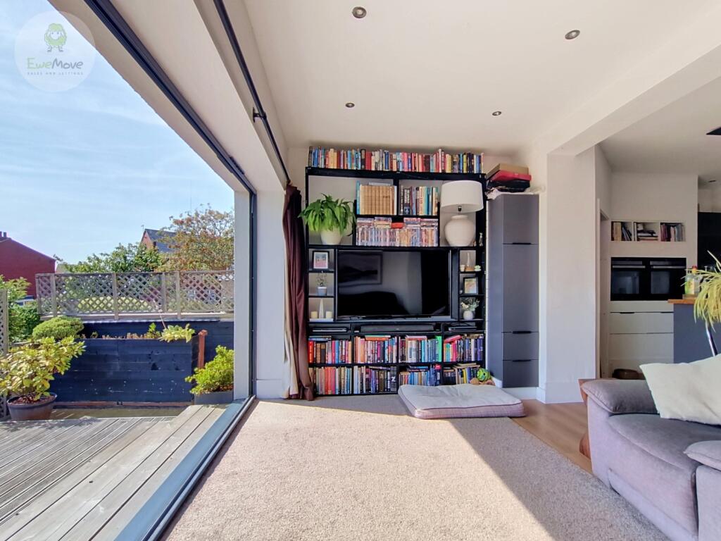 House in Wakefield - View 2