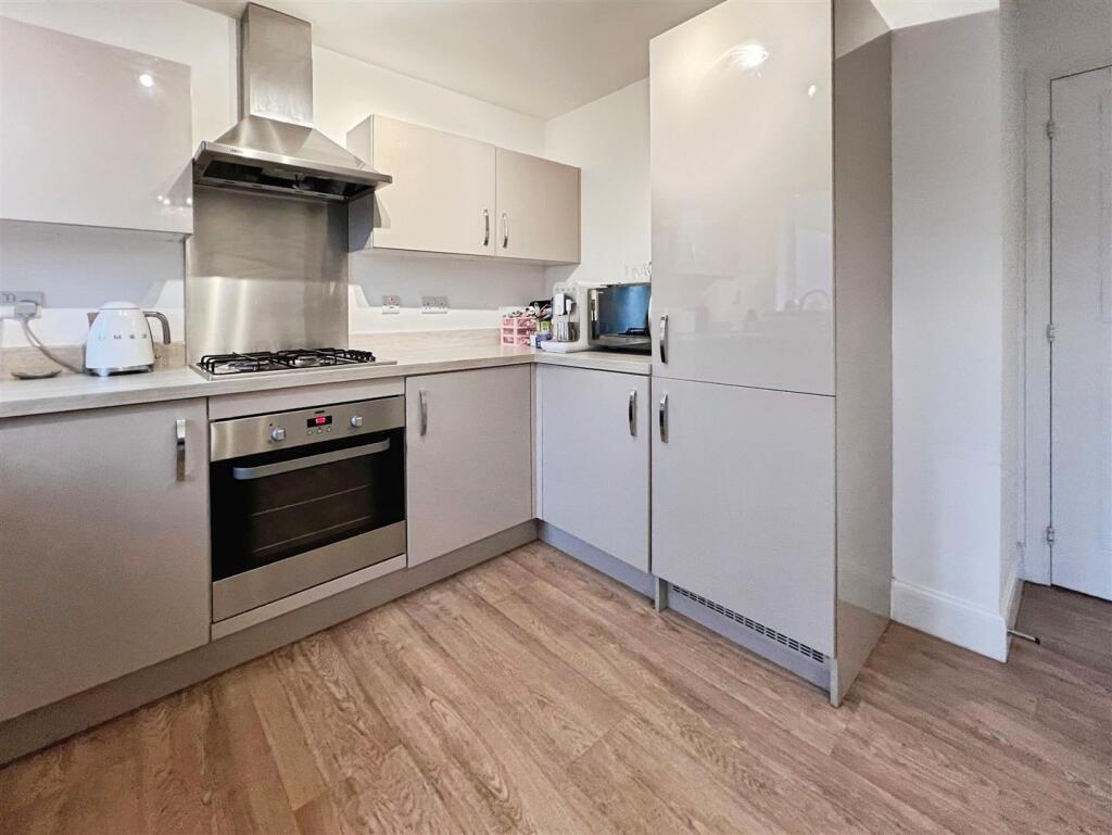 Additional image 10 of Brompton Drive, Bradford, BD10 0DW