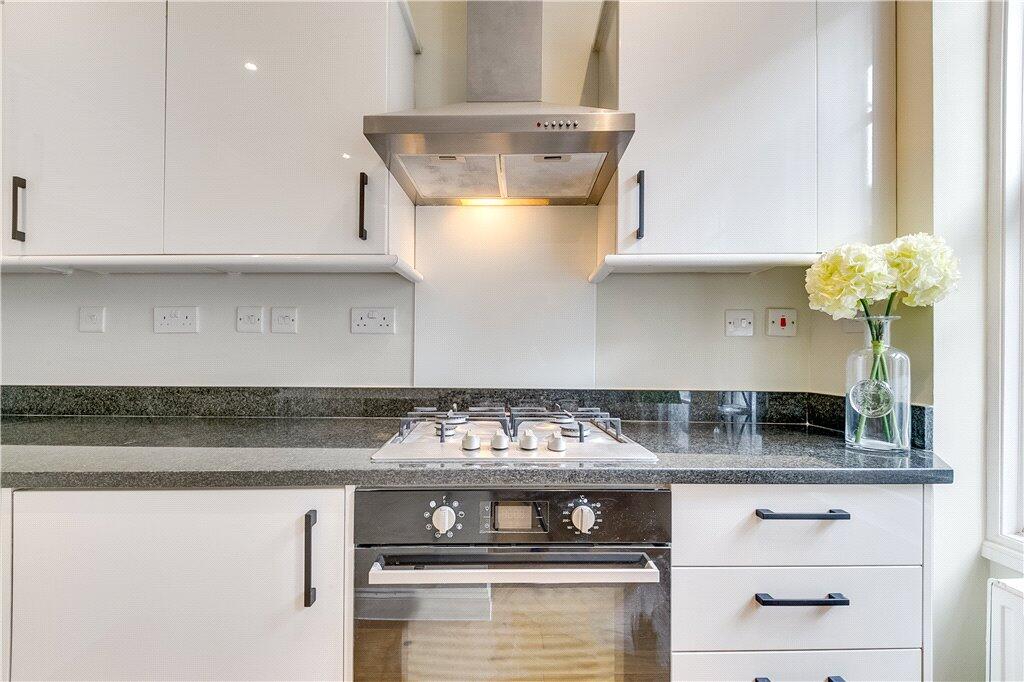 Apartment in London - More