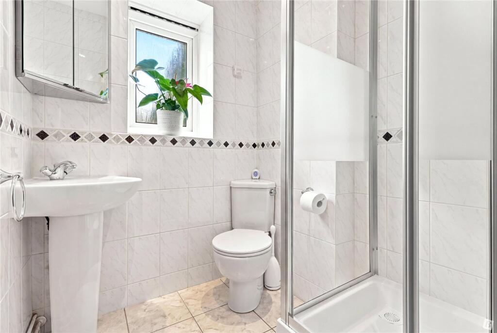 House in Chelmsford, South Woodham Ferrers - More
