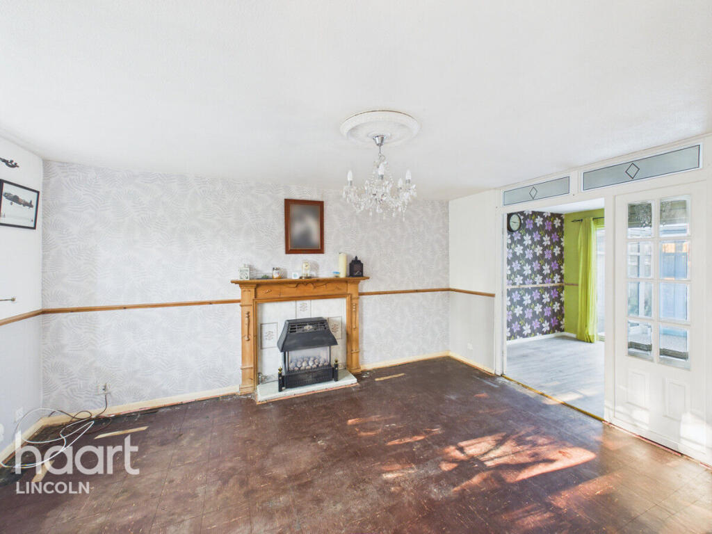 House in Lincoln - View 2