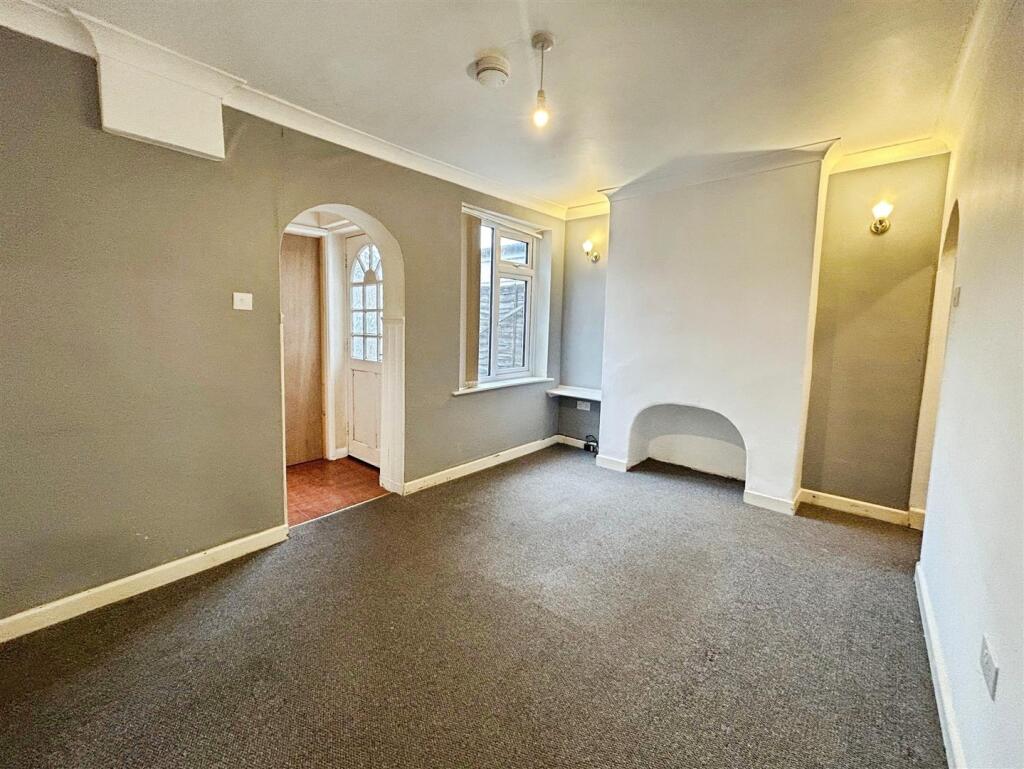 Grove Place, Leamington Spa photo 4