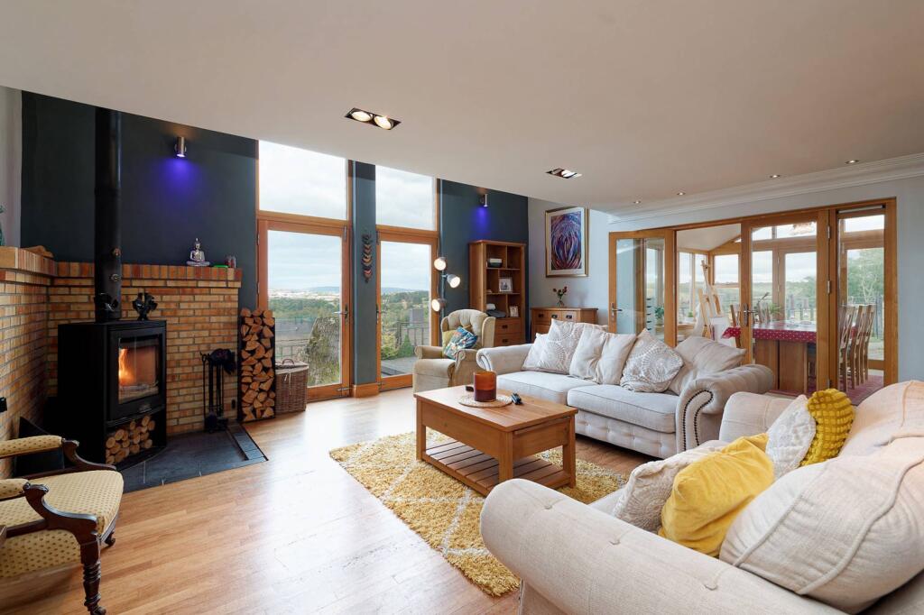 Main image of property: 3 Coathill Steadings Stirling Road, Cumbernauld, Glasgow, G67 4AE