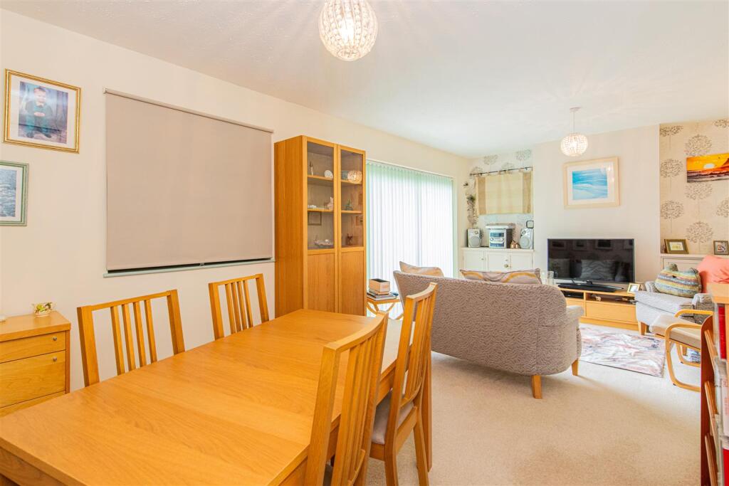 House in Northampton, West Northamptonshire - View 4