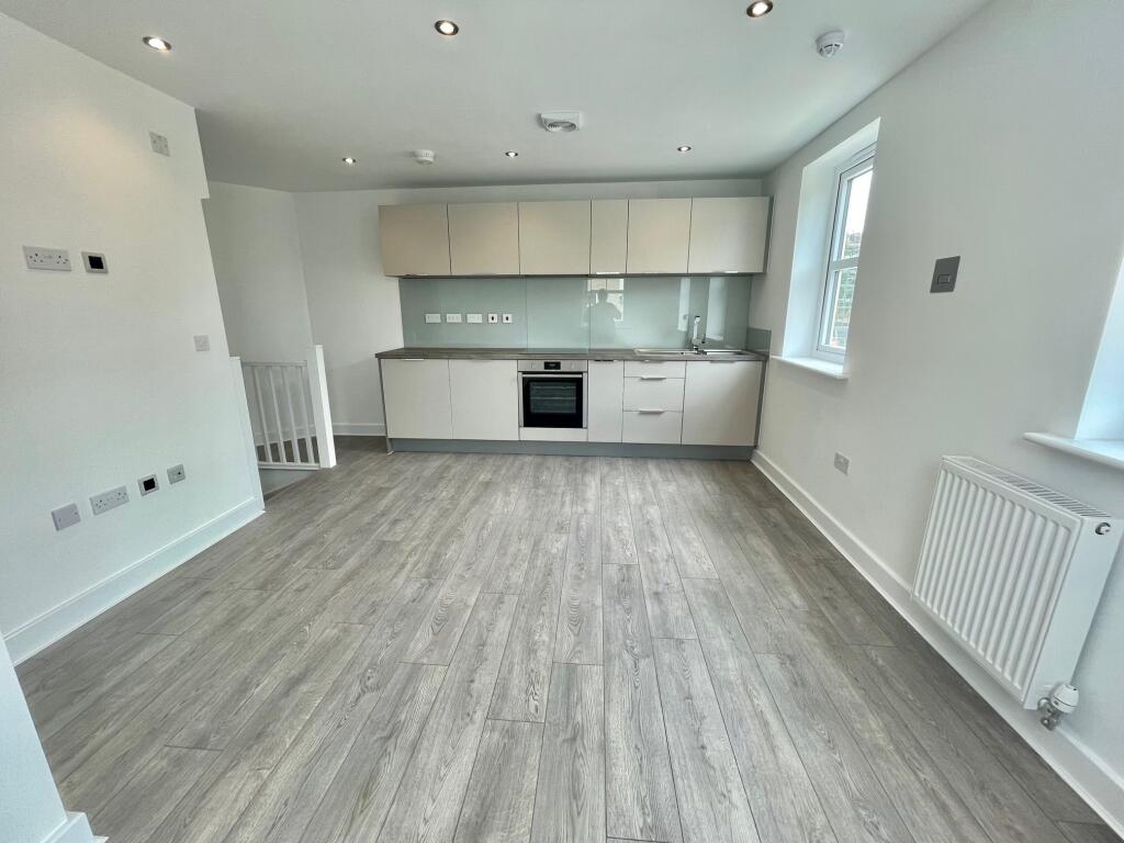 House in Wakefield, West Yorkshire - View 2