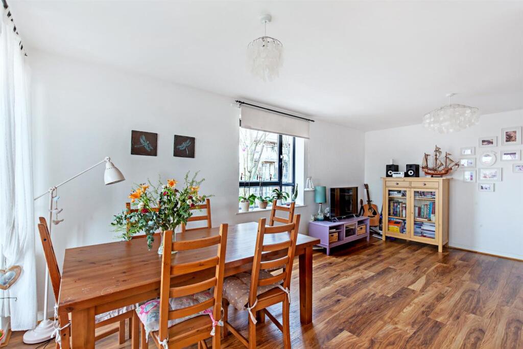 Apartment in London - View 3