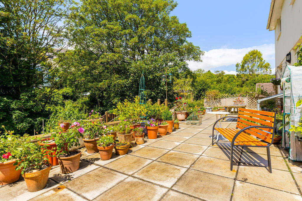 76, Wallingford Road, Kingsbridge, Devon photo 2