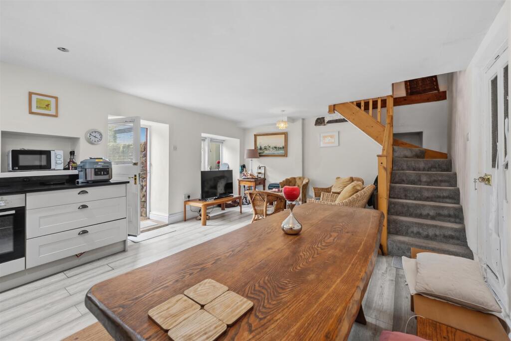 House in Stockport - View 5