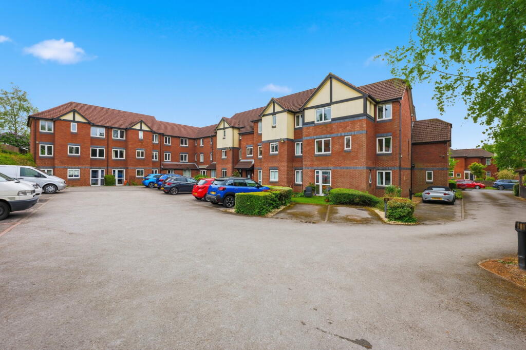 Main image of property: Ribblesdale Road, Nottingham, Nottinghamshire, NG5 3GA