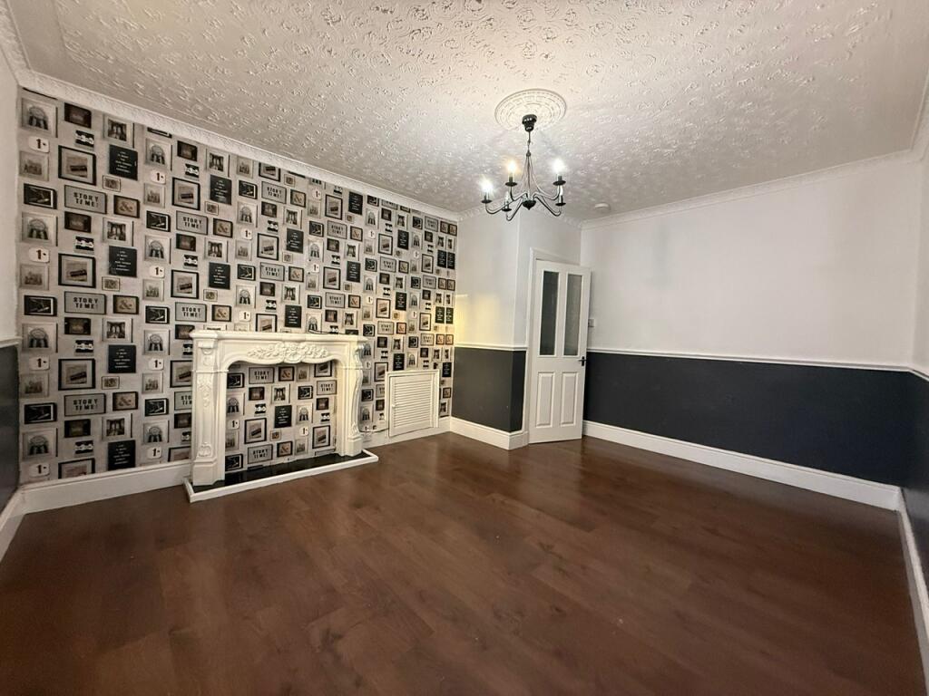 Ninians Terrace, Kilwinning, KA13 photo 2
