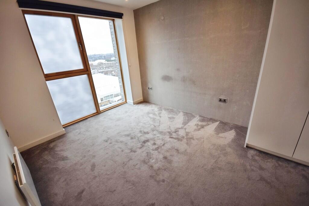 Apartment in Stoke-on-Trent - More