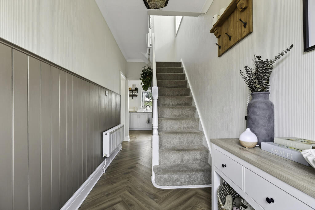House in Hereford, Herefordshire - More