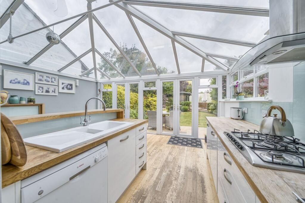 House in Elmbridge, Molesey - View 4