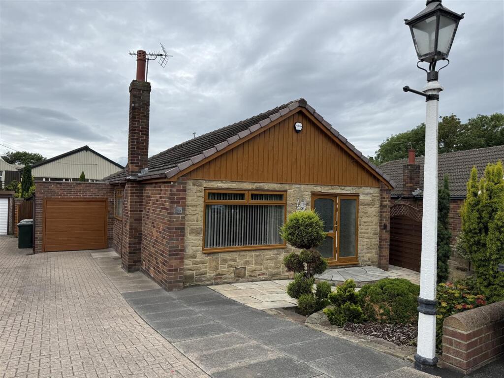Main image of property: Manor Park, Mirfield