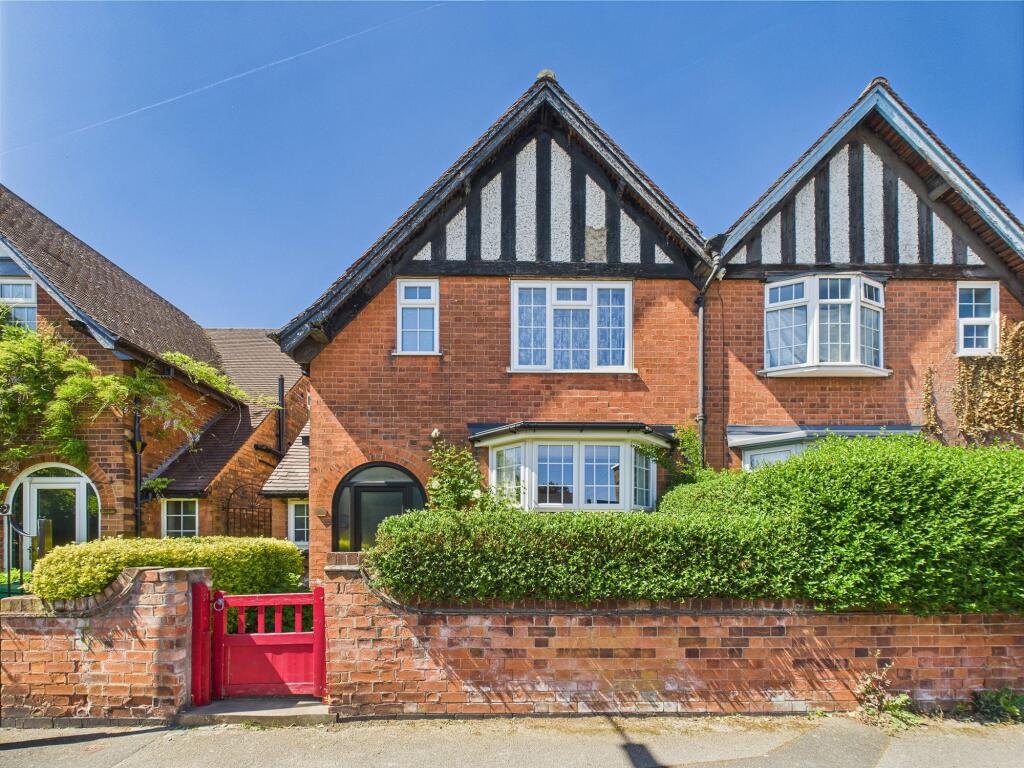 3-bed semi-detached on Blue Bell Hill Road, Thorneywood, Nottingham, £240,000
