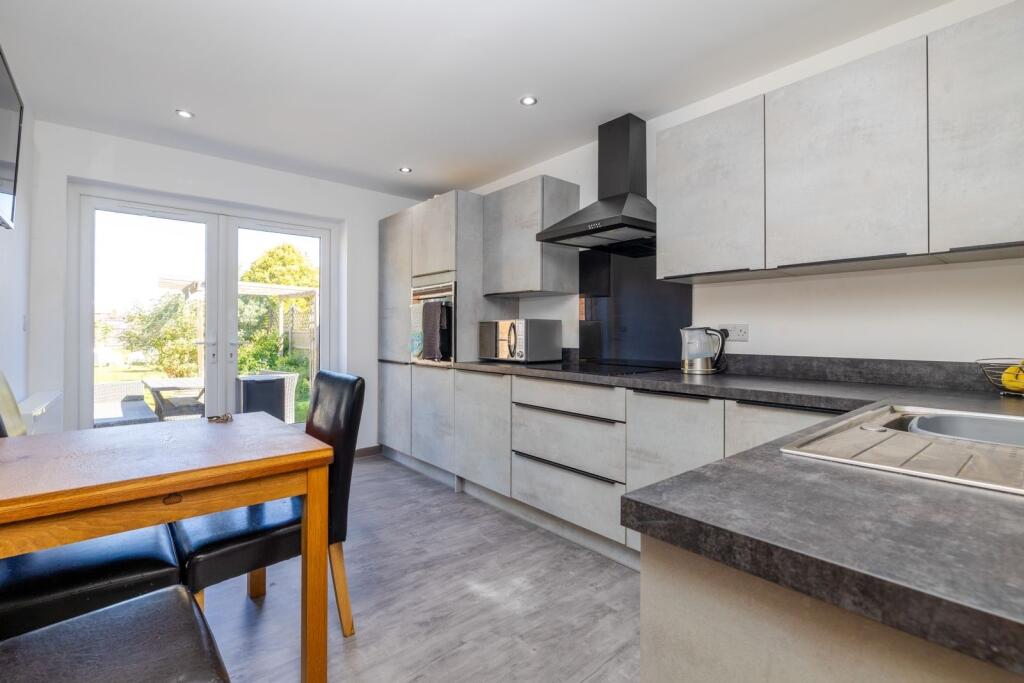 House in Lincoln, Navenby - View 2