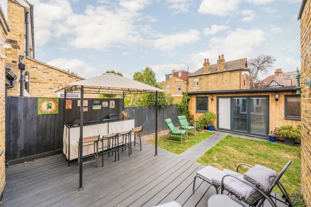 House in London, Hanwell - More