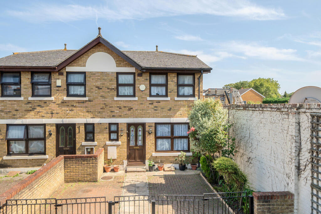 Main image of property: Windsor Mews, London