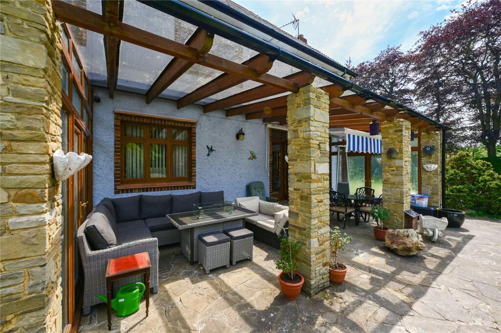 Ashford Road, Laleham, Surrey, TW18 photo 3