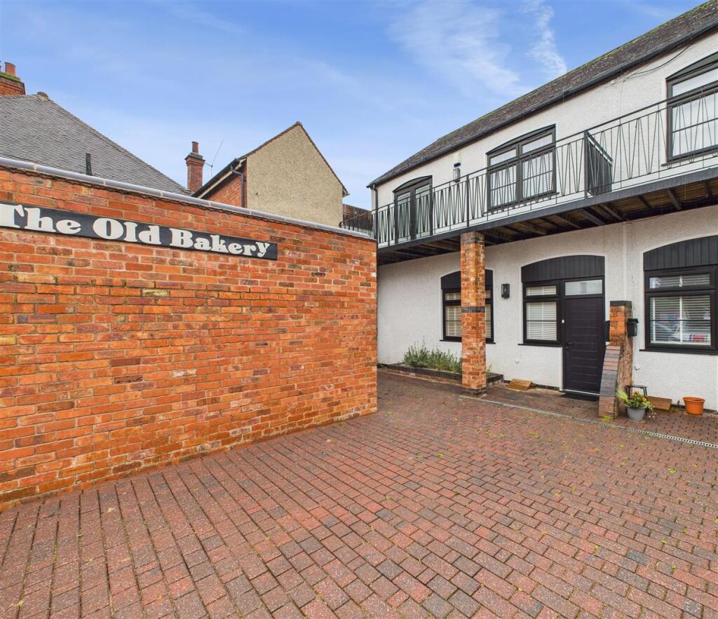 2-bed terraced on Dunsmore Avenue, Rugby, £269,950
