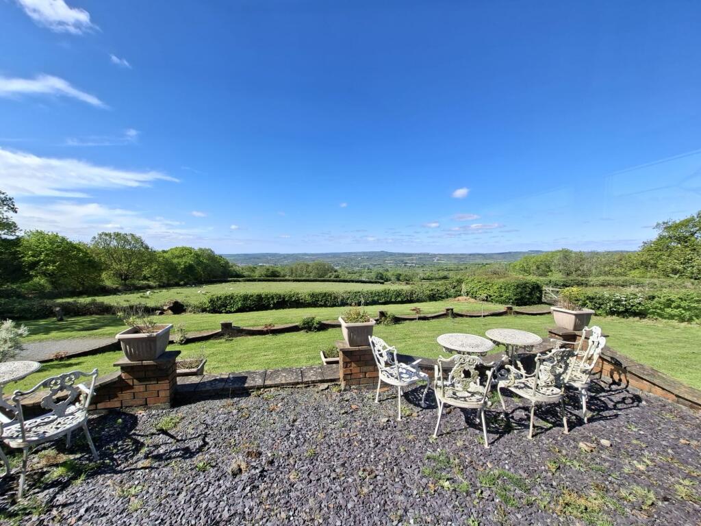 House in Ammanford, Llandybie - View 4