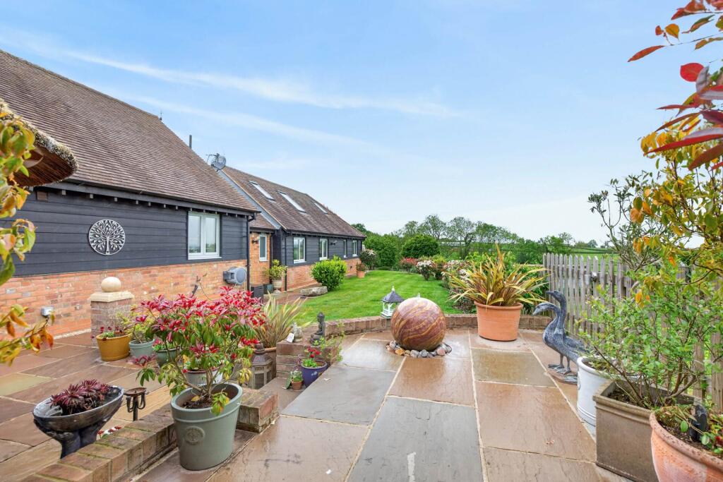 The Olde Barns, Whitchurch - View 2